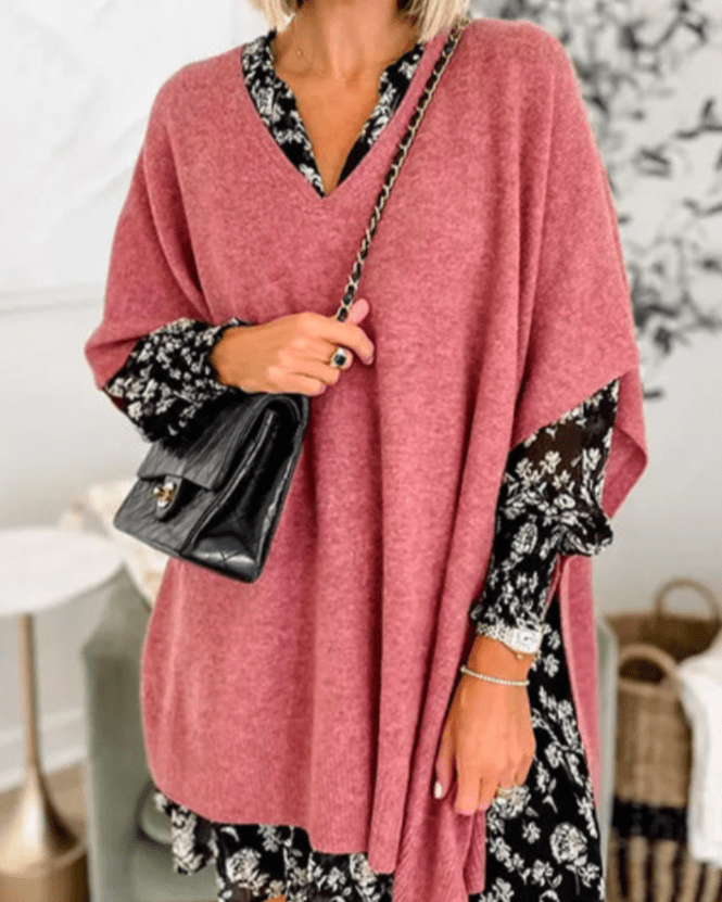 ERIKA | Poncho-sweter z dekoltem w kształcie litery V i luźnym krojem
