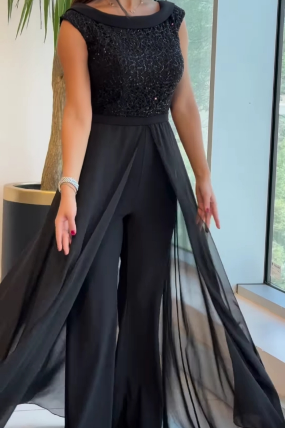 Nadia | Stylowy Kombinezon Bez Rękawów