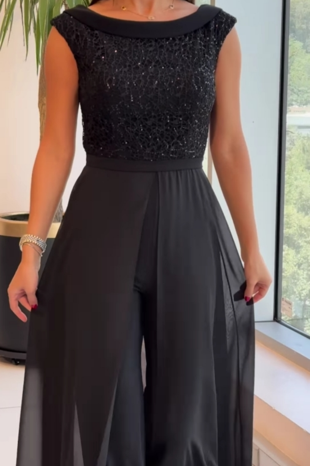 Nadia | Stylowy Kombinezon Bez Rękawów