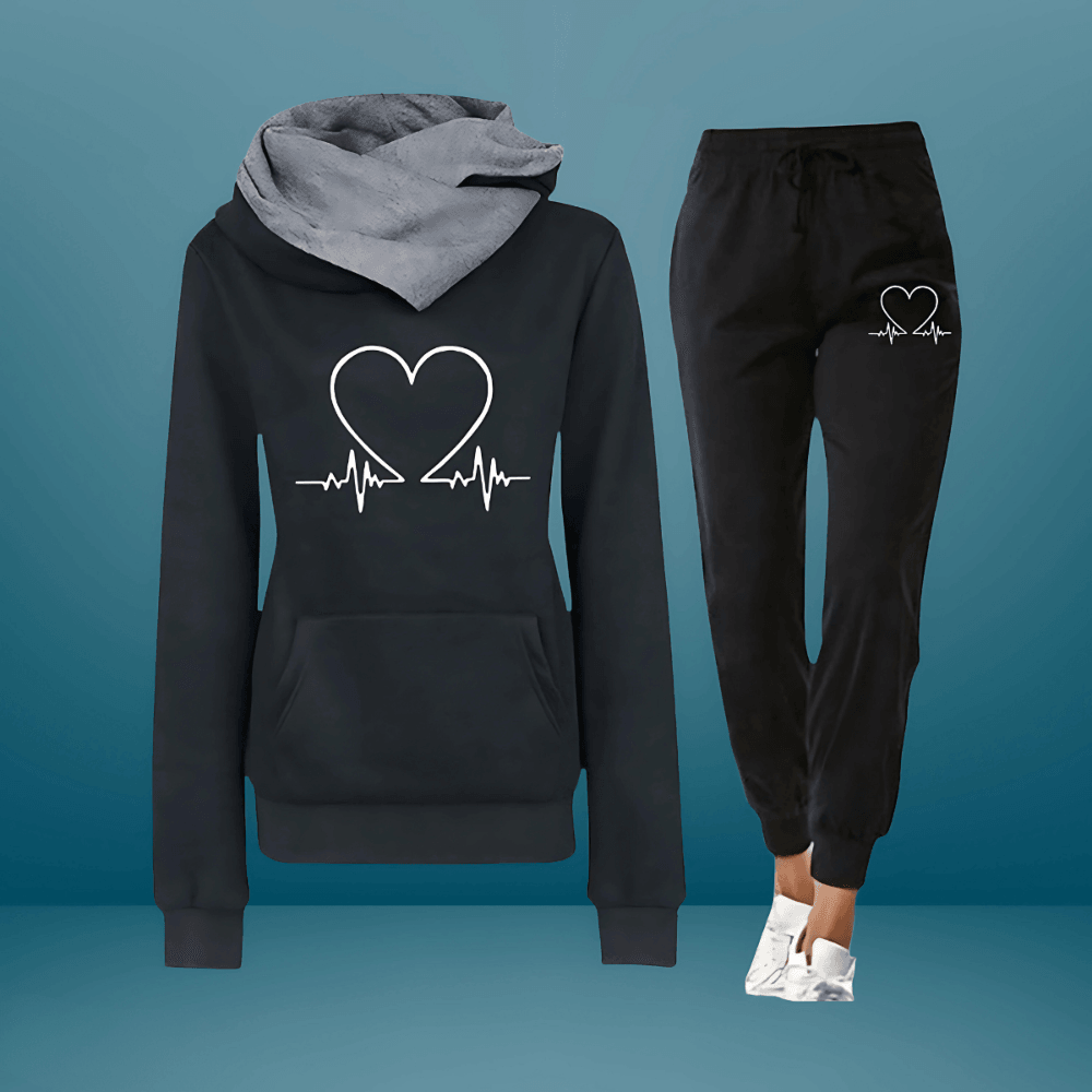LOVE | Wygodny i pełen miłości dres