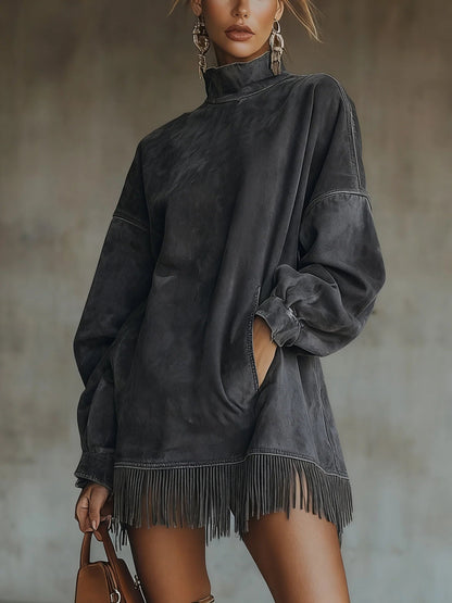 Dorota | Sukienka z miękkiego faux suede z golfem i frędzlami