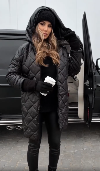 Monika | Elegancka pikowana kurtka puchowa z kapturem