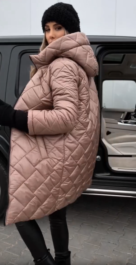 Monika | Elegancka pikowana kurtka puchowa z kapturem