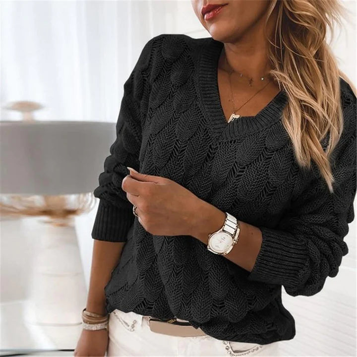 OLGA | Sweter z dekoltem w serek