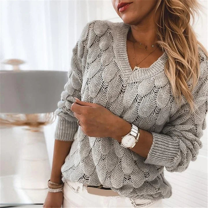 OLGA | Sweter z dekoltem w serek